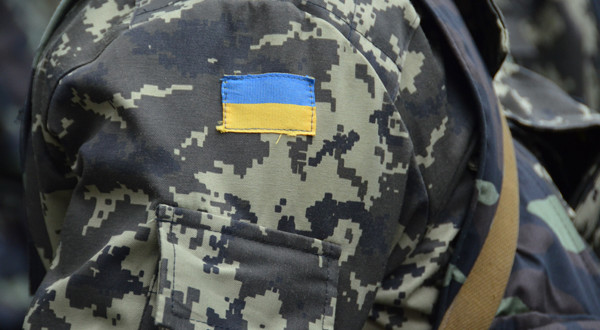 Нашивка у вигляді українського прапора на військовій формі