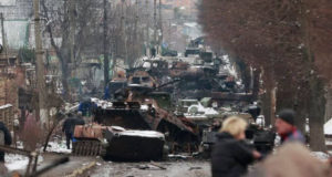 Розбита російська військова техніка в Бучі