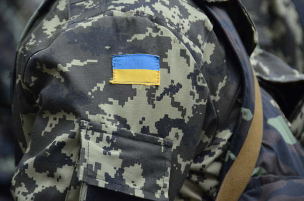 Нашивка у вигляді українського прапора на військовій формі