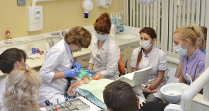 Курси для стоматологів у навчальному центрі "Аполлонія"