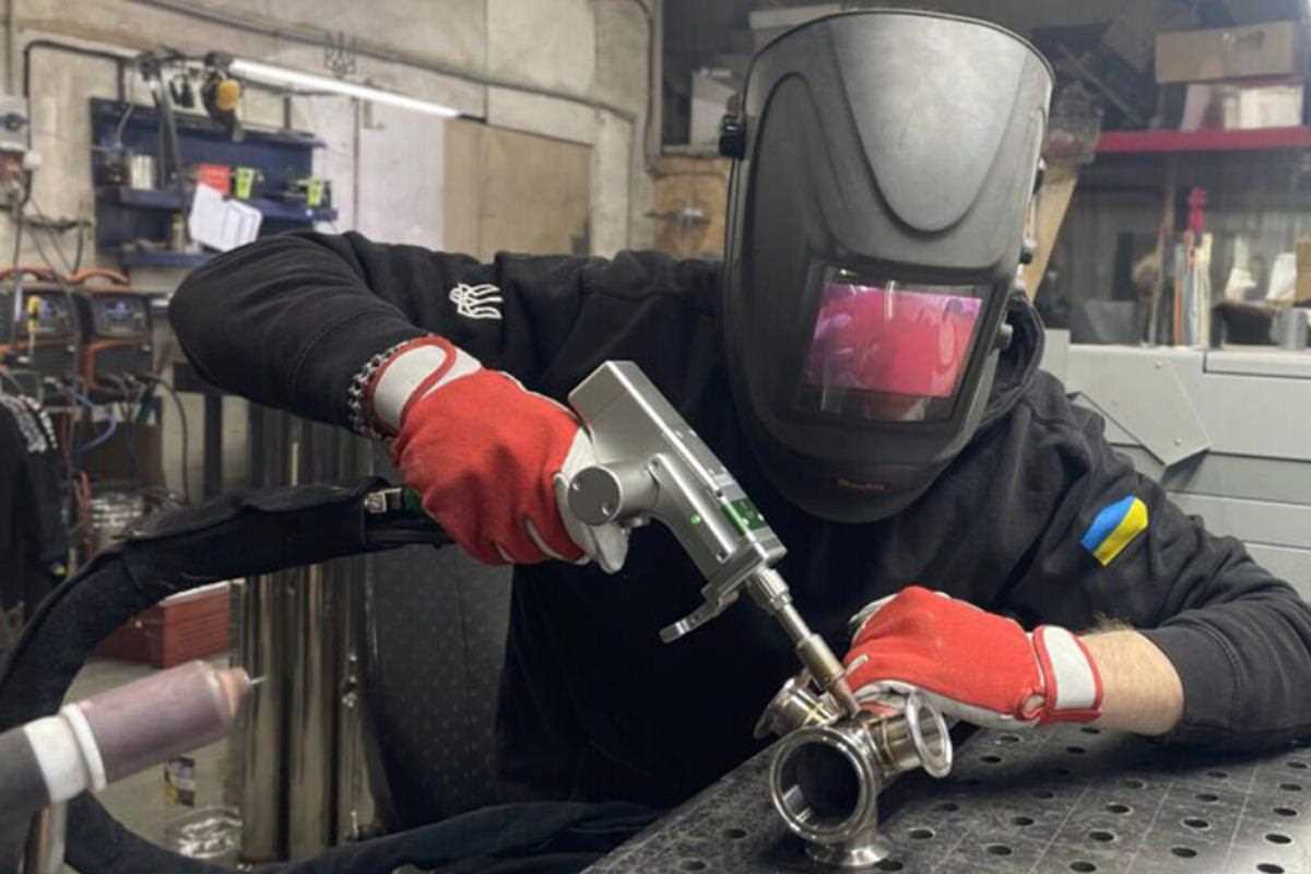 Держава допомогла підприємству у Львові відновити виробничі потужності після атаки російського БПЛА